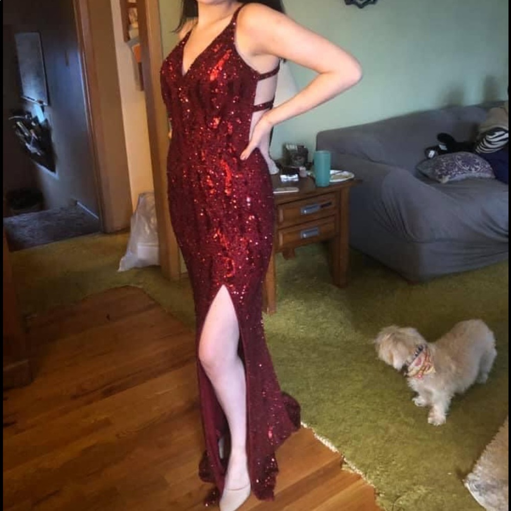Red sequin - Picture 2 of 2